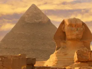 Pyramide mit Sphinx,Ausstieg aus Drama-Dreieck mit Bewusstsein